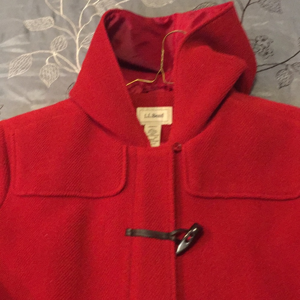 LL BEAN RED 3/4 LENGTH COAT WORN - Picture 2 of 7